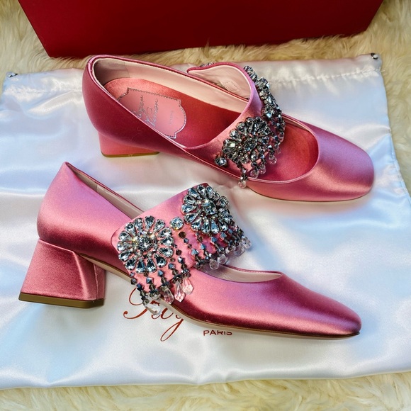 New authentic Roger Vivier Pumps - Picture 2 of 14